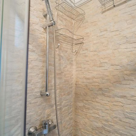 Ultra Central White & Lila Studio Bucureşti Ngoại thất bức ảnh