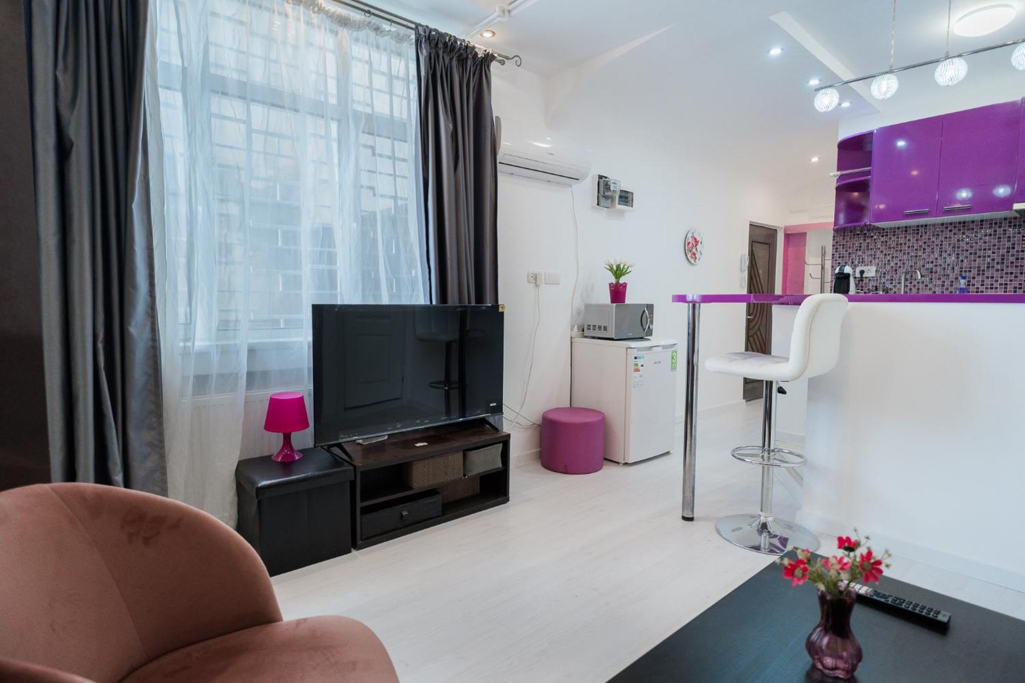 Ultra Central White & Lila Studio Bucureşti Ngoại thất bức ảnh