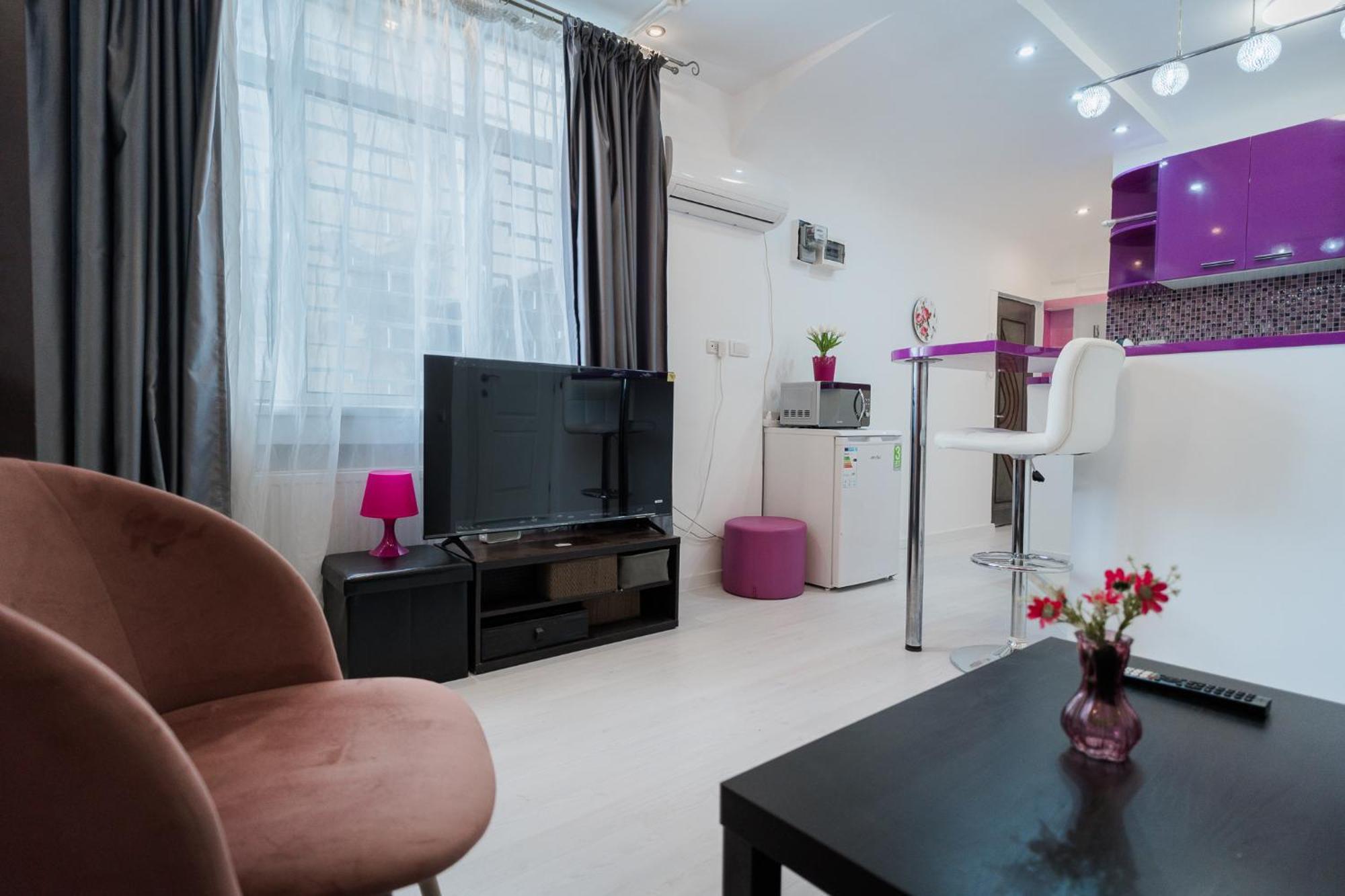 Ultra Central White & Lila Studio Bucureşti Ngoại thất bức ảnh