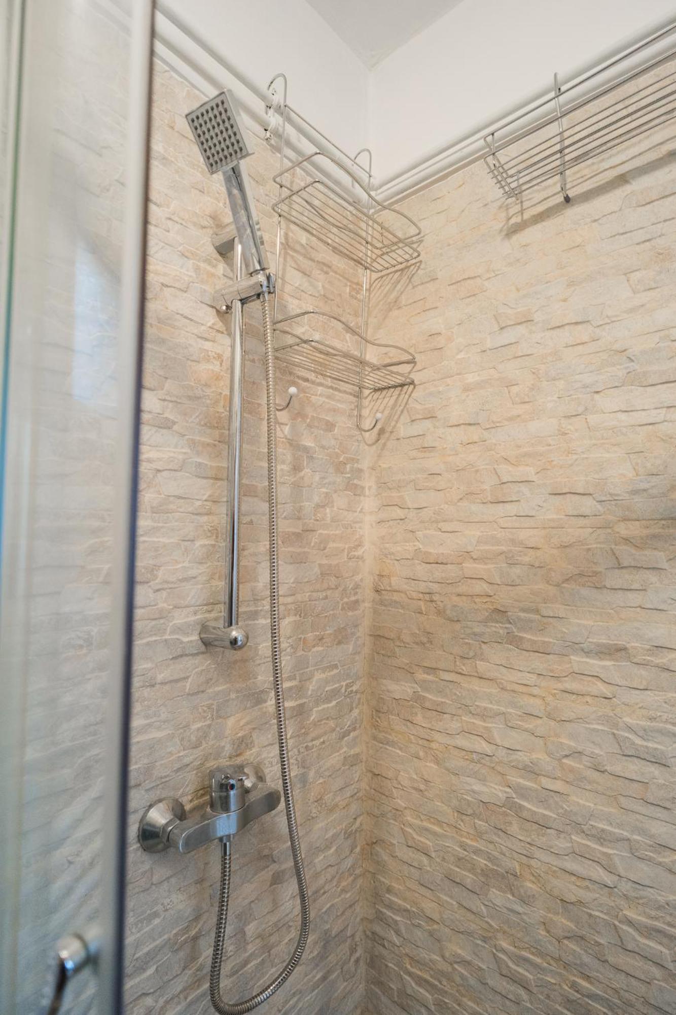 Ultra Central White & Lila Studio Bucureşti Ngoại thất bức ảnh