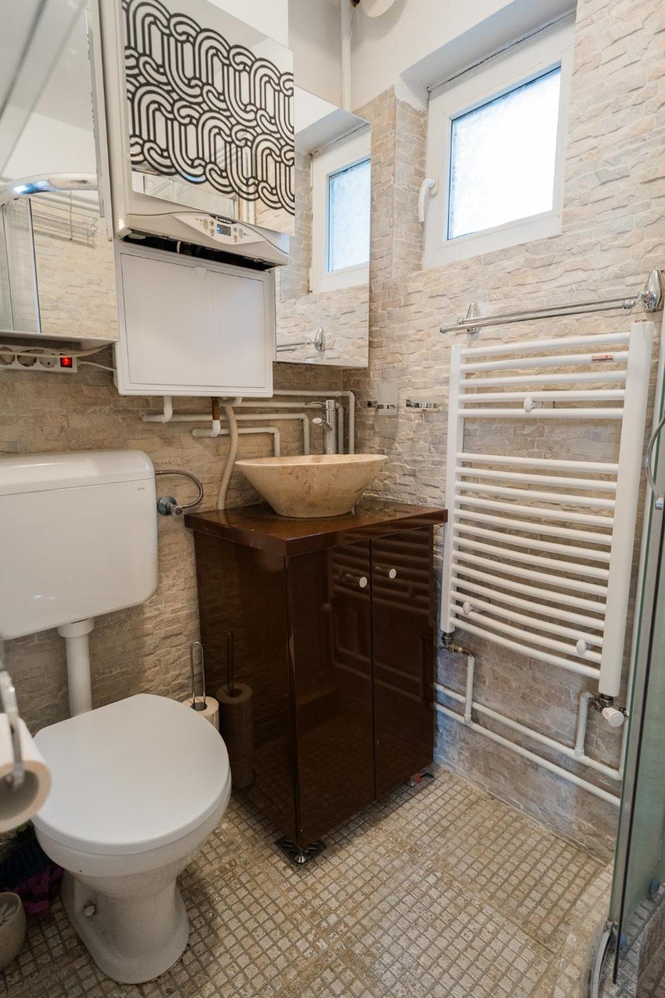 Ultra Central White & Lila Studio Bucureşti Ngoại thất bức ảnh